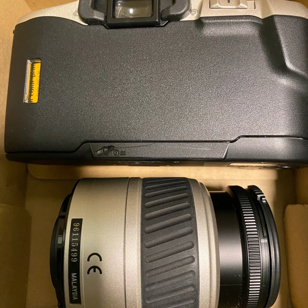 Minolta Maxxum QTsi 35mm SLR Film Camera AF 35-80mm Lens II w Case Works Like Nw